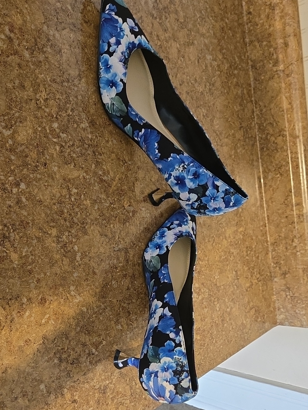 Nine West Black Flats with Blue And White Floral Print - Picture 3 of 4